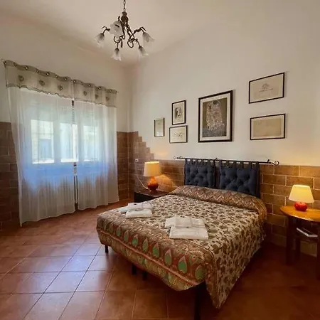 Ampia Casa Con Giardino Apartman