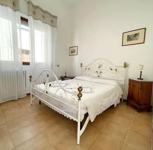 Ampia Casa Con Giardino